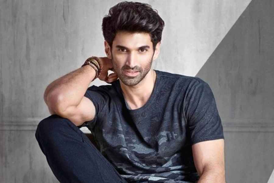 Aditya Roy Kapur turns real hotel manager in Mumbai to promote his web series The Night Manager 