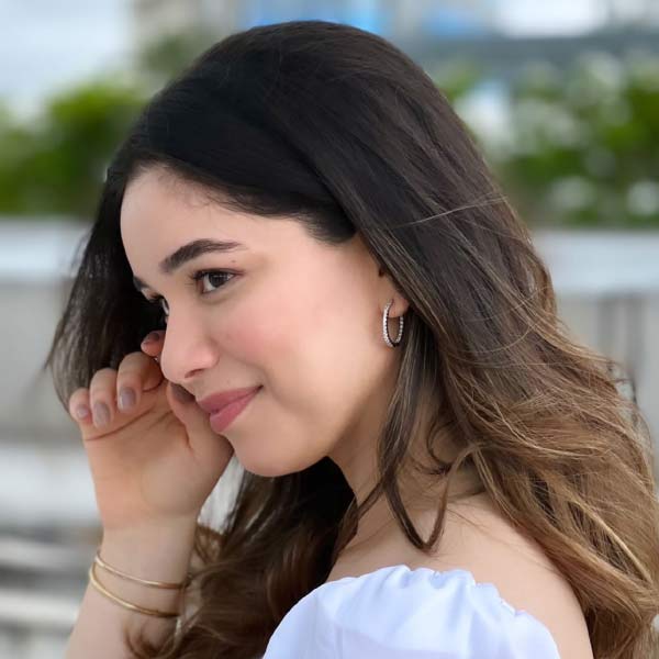 A photograph of Sara Tendulkar.