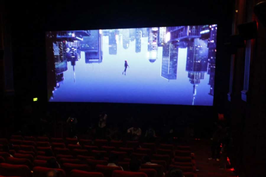 তৃতীয় সপ্তাহে এই শতাংশের পরিমাণ আরও কমে ৩০ শতাংশে এসে দাঁড়ায়। তৃতীয় সপ্তাহ থেকে পরবর্তী যতগুলি সপ্তাহ ছবিটি দেখানো হয়, তার উপর ৩০ শতাংশ হারেই টাকা সংগ্রহ করেন ডিস্ট্রিবিউটাররা। কিন্তু এই নিয়মগুলি শুধুমাত্র মাল্টিপ্লেক্স চেনগুলির জন্যই।