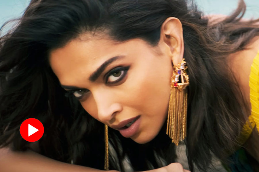 Deepika Padukone ditches first class to fly in economy class in airplane, video goes viral 