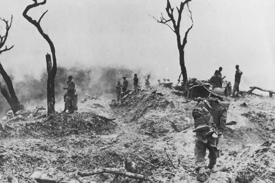 দ্বিতীয় বিশ্বযুদ্ধে ব্রিটেন, আমেরিকা, সোভিয়েত ইউনিয়ন এবং চিনের মহাজোটের বিপক্ষে ছিল জার্মানি, জাপান এবং ইতালি। জাপানের বায়ুসেনা তখন অনেক দেশেরই ত্রাসে পরিণত হয়েছে।  