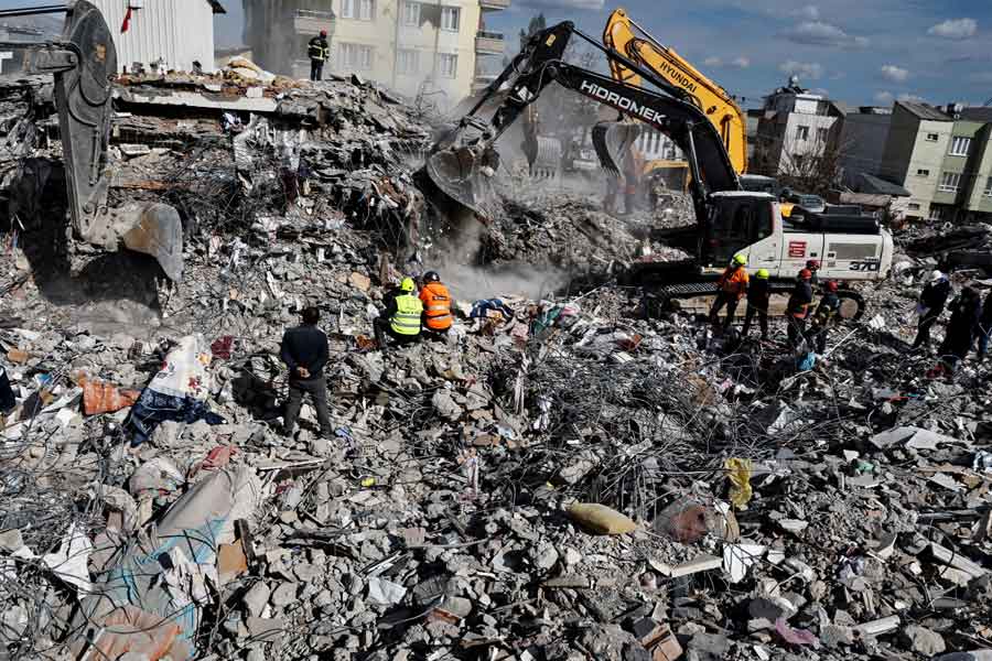 image of earthquake in Turkey 