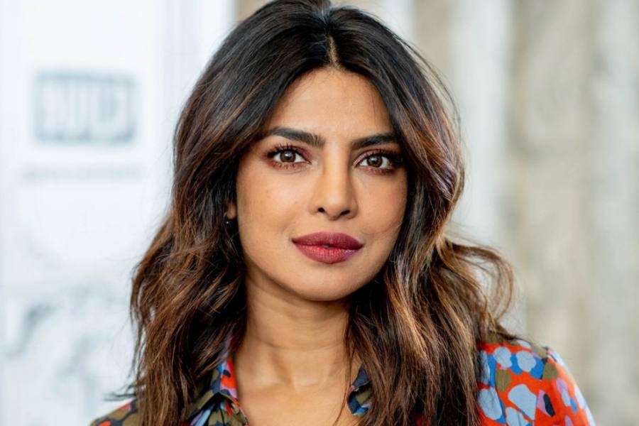Priyanka Chopra offers VIP seats to elderly cancer patient and daughter at Jonas Brothers concert
