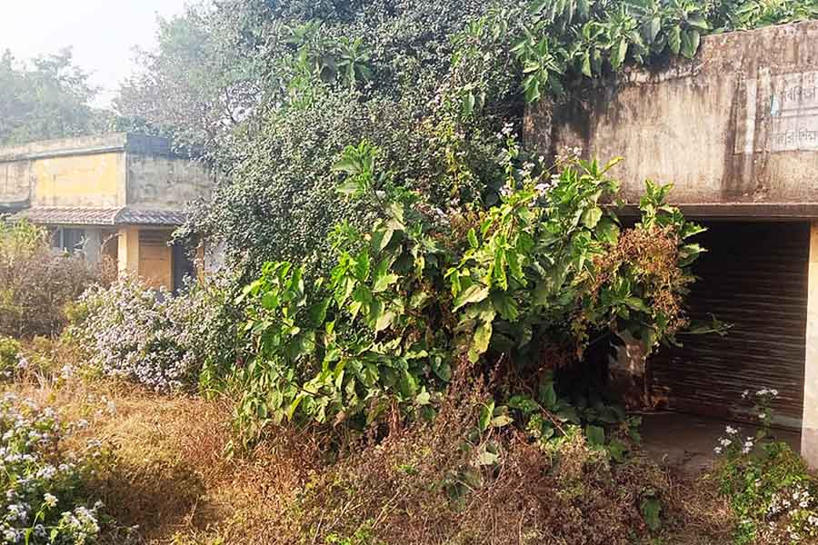 Odiya medium school closed down at Jamuria Bardhaman