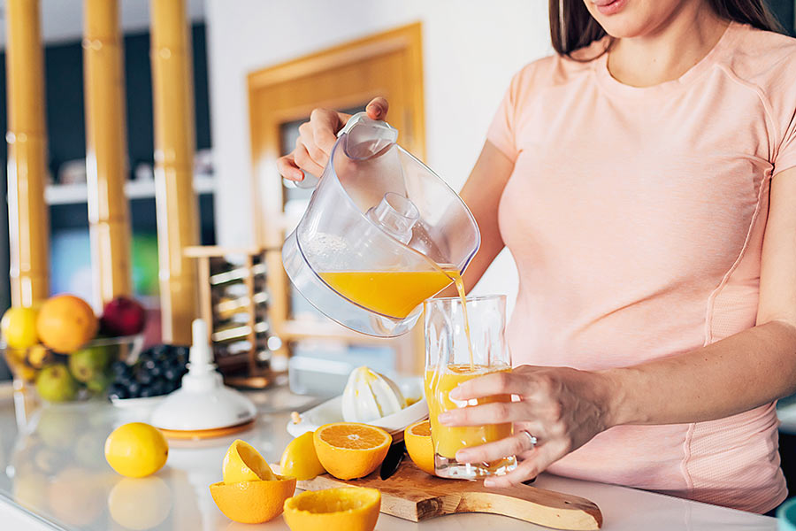 Why eat fruit juice every day to stay fit in winter.