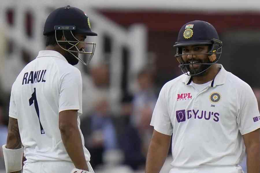 সরাসরি: দিল্লি টেস্টের দ্বিতীয় দিনের খেলা শুরু, ক্রিজে ভারতের দুই ওপেনার