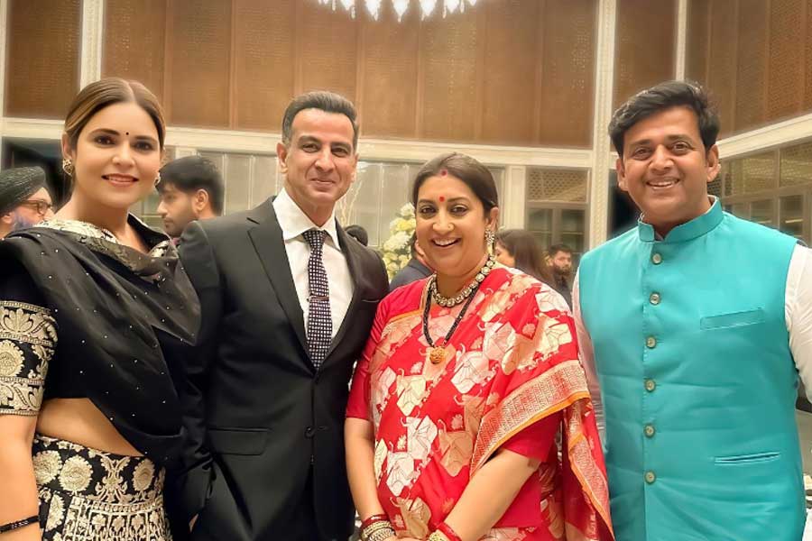 Smriti Irani's daughter Shanelle and Arjun Bhalla's reception party picture