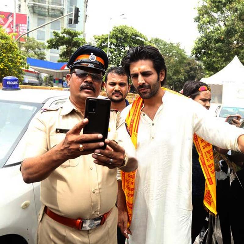 Picture of kartik aaryan