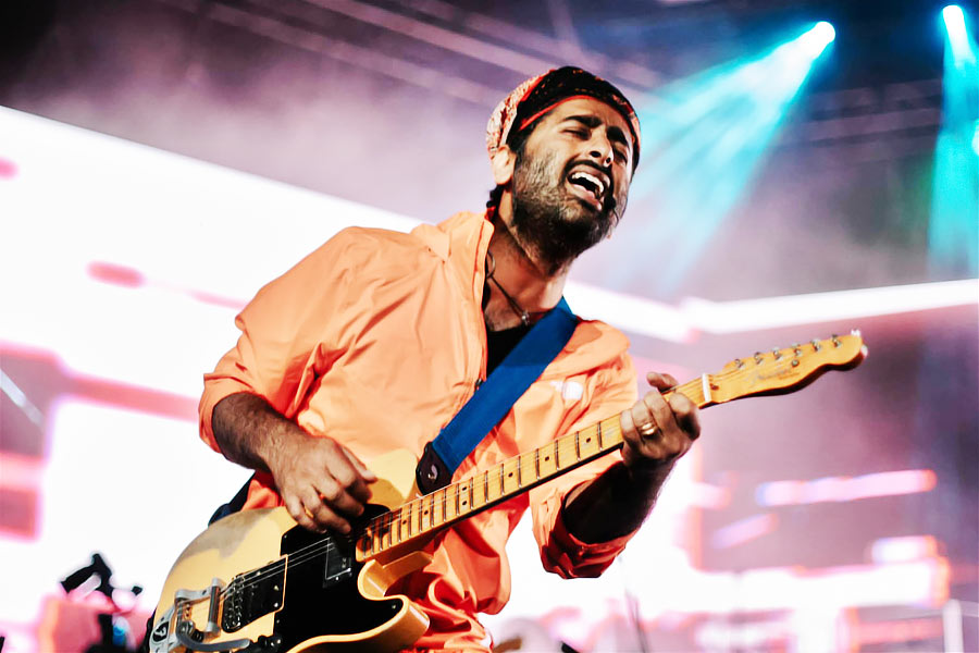 After Playback Exit, reports say Arijit Singh to Make Directorial Debut with Nawazuddin Siddiqui’s Daughter Shora