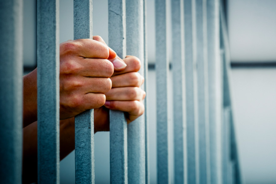 তবে প্রথম থেকেই এথিক্যাল হ্যাকিং করতেন না জোনাথন। মাত্র ১৫ বছর বয়সে তিনি প্রথম সাইবার অপরাধ করেন। জেলে যান ১৬ বছর বয়সে।