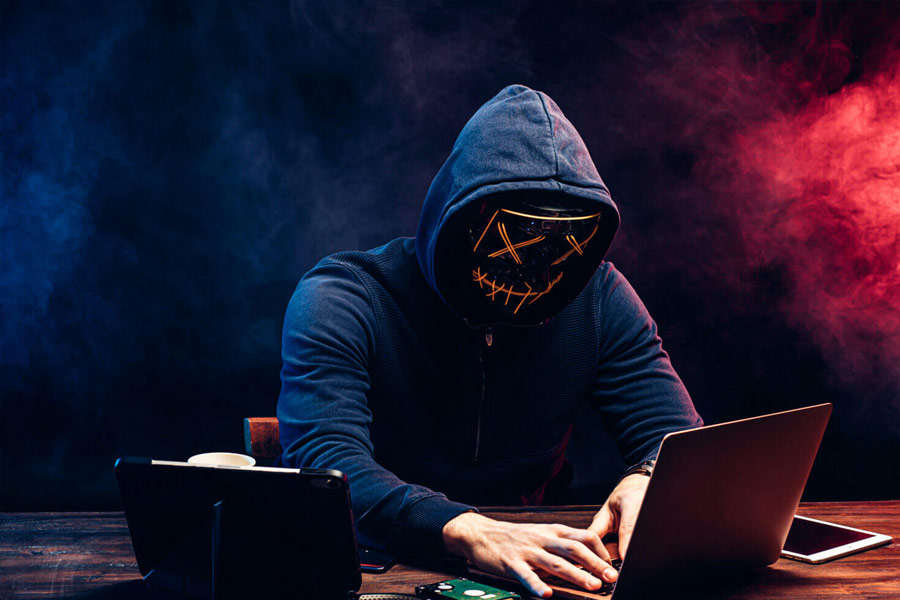 হ্যাকারদের এই একই চক্র বোস্টন মার্কেট, বার্নস অ্যান্ড নোবেল, স্পোর্টস অথরিটি, ফরএভার ২১, ডিএসডব্লু, অফিসম্যাক্স এবং ডেভ অ্যান্ড বাস্টারস-এর মতো সংস্থার ওয়েবসাইটও হ্যাক করা হয়।