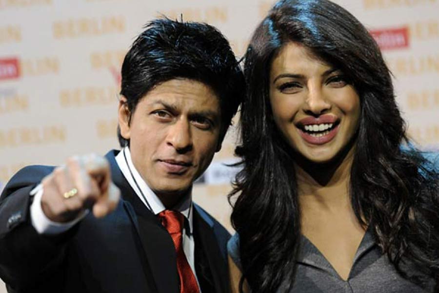 photo of Shahrukh Khan and Priyanka Chopra.