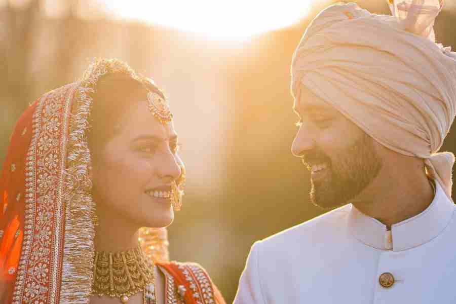 Bollywood Actor Vikrant Massey pens down a sweet note on his wedding anniversary 