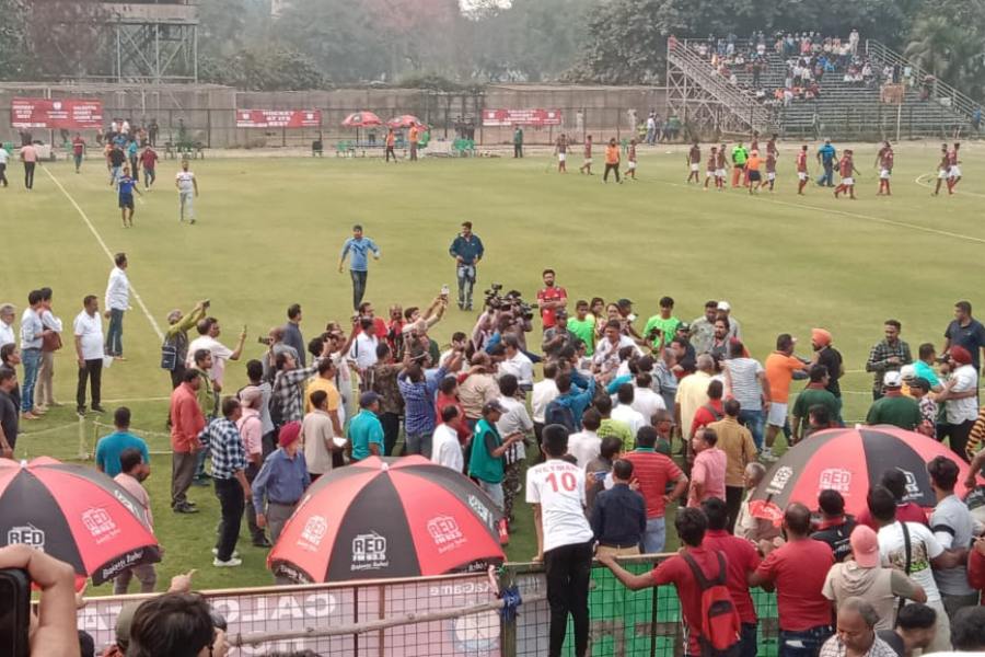 clash in derby hockey match