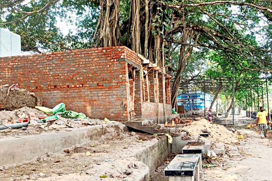 complain against Serampore municipality for capturing river side