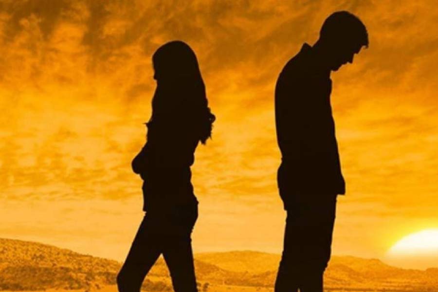 Japanese couple who were shy to have sex died after finally having it.