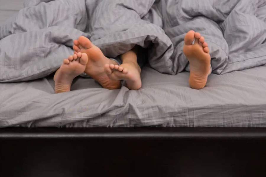 Japanese couple who were shy to have sex died after finally having it.