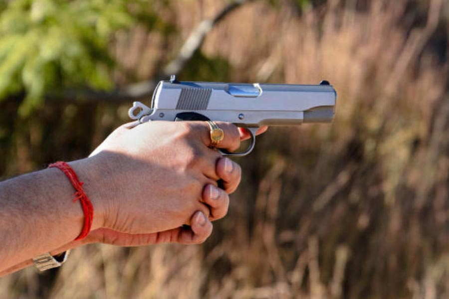 নব্বইয়ের দশকে গজরাজের গ্যাং থেকে বেরিয়ে পূর্ব উত্তরপ্রদেশের নিয়ন্ত্রণ রাখা মুখতার আনসারির দলে যোগ দেন মুন্না। গজরাজের থেকে বড় গ্যাংস্টার ছিলেন মুখতার। তাঁর অপরাধের পরিধিও ছিল অনেক বড়।