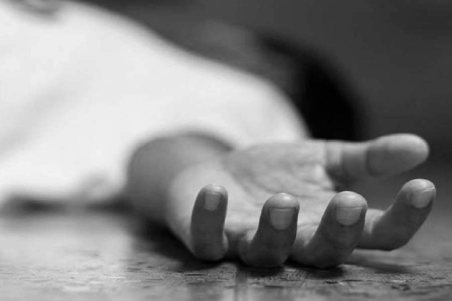 পর্দার মুন্নার মতো বাস্তবের মুন্নারও মৃত্যু হয় গুলিতেই। তবে বাস্তবের মুন্নার মৃত্যু ছিল আরও নাটকীয়। জেলের ভিতরে মাথায় গুলি করে খুন করা হয় তাঁকে।