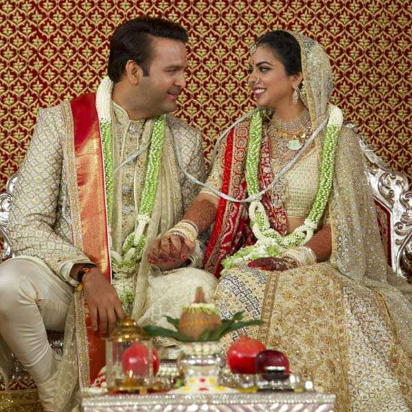 Isha Ambani wedding look