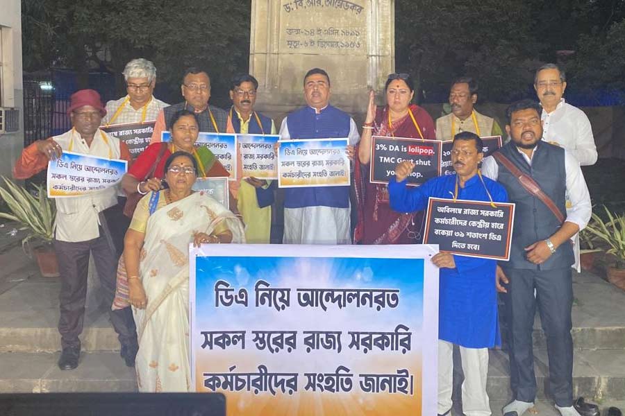 Opposition leader Suvendu Adhikari slams WB govt on DA hike row and suggested govt employees to shut sown govt office