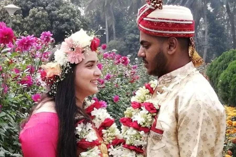 German girl comes to Gopalganj Bangladesh to marry her lover.