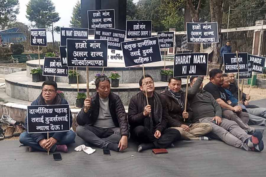 Bimal Gurung, Binay Tamang and others calls bandh in Darjeeling