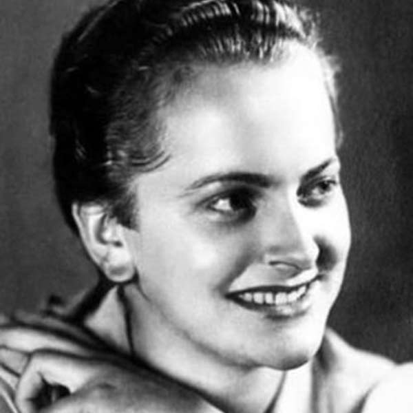 ইরমার জন্ম ১৯২৩ সালের ৭ অক্টোবর। ইরমা ছাড়াও তাঁর বাবা-মার আরও চার জন সন্তান ছিল।