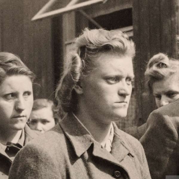 এক বছর পরে, অর্থাৎ, ১৯৪৩ সালে ইরমাকে নাৎসি কনসেনট্রেশন ক্যাম্পগুলির মধ্যে সবচেয়ে বড় এবং সবচেয়ে কুখ্যাত আউশভিটজ়ে পাঠানো হয়। অনুগত, নিবেদিতপ্রাণ, এবং বাধ্য নাৎসি সদস্য ইরমার খুব দ্রুত পদোন্নতি হয়। প্রহরী থেকে তাঁকে এসএস সুপারভাইজার পদে উন্নীত করা হয়। এটি ছিল নাৎসি বাহিনীর দ্বিতীয় সর্বোচ্চ পদ।