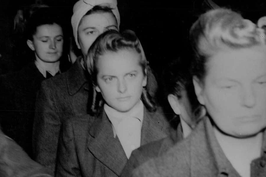 ইরমার অত্যাচার করার ভয়াবহতা দেখে তাঁর নাম দেওয়া হয় ‘দ্য হায়না অফ আউশভিটজ়’।