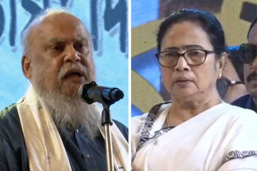 TMC supremo Mamata Banerjee opposes Subhaprasanna at Basha Diwas programme