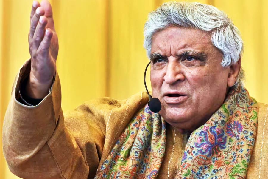 Javed Akhtar slams reviving classic songs with rap versions