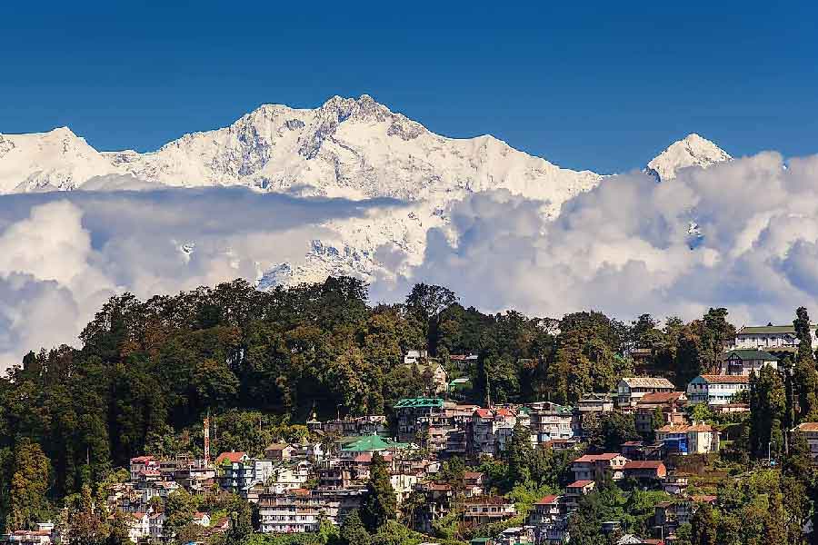 Businessmen related to tourism in Darjeeling are feared