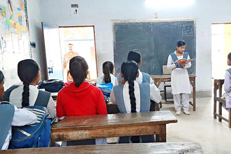Senior student of Durgapur Nadiha High School taking classes