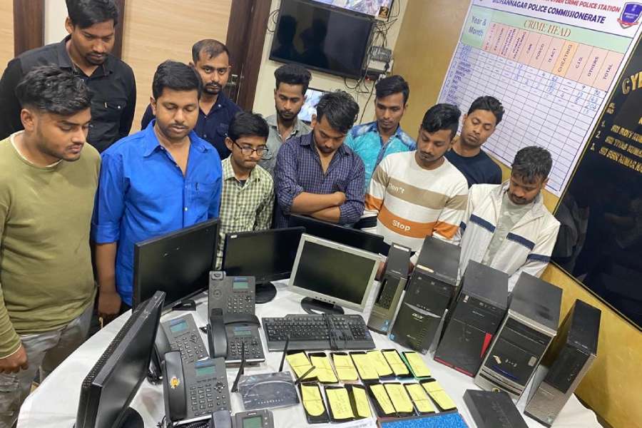 11 people arrested from Fake Call Centre in Salt Lake Sector V.