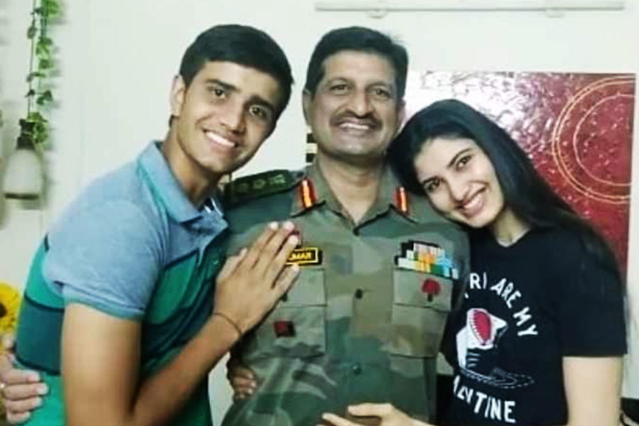 Image of Aishwarya Sheoran with family