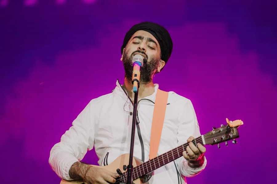 Arijit Singh apologises to his fans for miss management in singer’s Kolkata concert