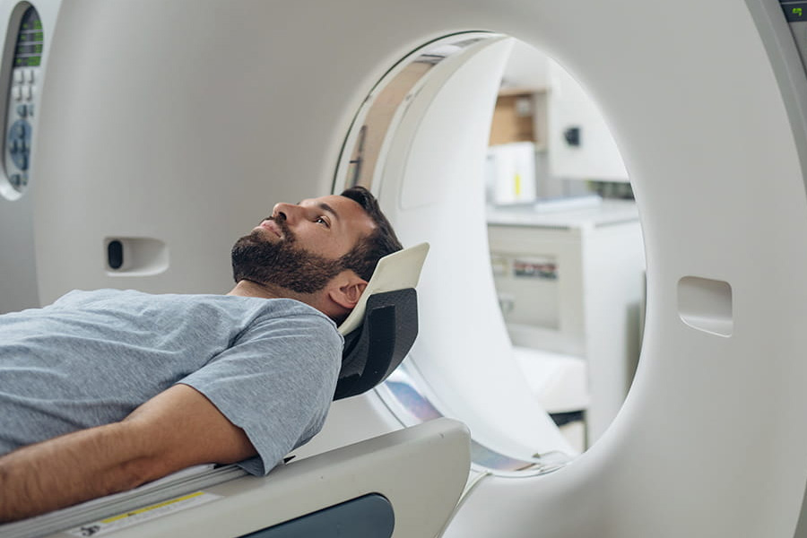 কেন রেগে গিয়েছিলেন? এপ্রিল জানিয়েছেন, আগের রাতে স্বামী খুব তাড়াতাড়ি ঘুমিয়ে পড়েছিলেন। দেখে বেশ রেগে যান তিনি। রাগে গুলি চালিয়ে দেন। সেই গুলি গেঁথে যায় মাইকেলের মাথায়।