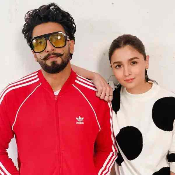 photo of Bollywood Actor Ranveer Singh and Alia Bhatt