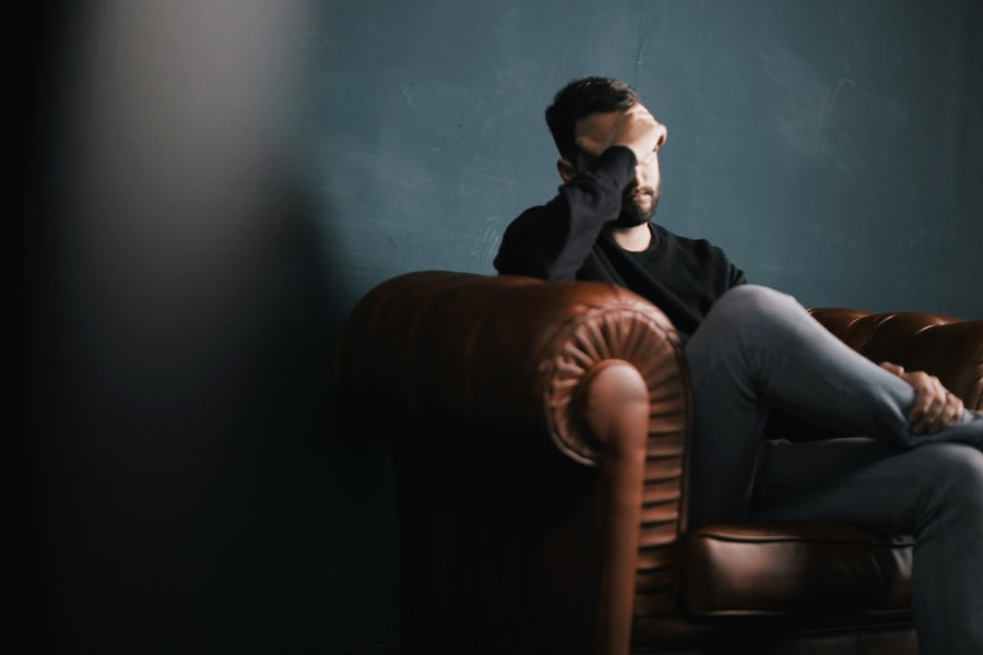 ভার্মন্টের পুলিশ জানিয়েছে, রিটা যে আবাসনে থাকতেন, সেই একই আবাসনের দোতলায় স্ত্রীকে নিয়ে থাকতেন ডেরুস।