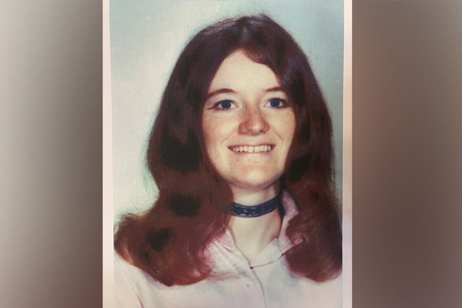 তদন্তকারীরা দেখেন সিগারেটের ডিএনএ এবং রিটার পোশাক থেকে পাওয়া ডিএনএ হুবহু মিলে গিয়েছে। তদন্তকারীরা তখন ডেরুসের তৎকালীন স্ত্রীকে আবার জিজ্ঞাসাবাদ করেন। সেই সময় তিনি স্বীকার করেন যে, ঘটনার রাতে ডেরুস কয়েক ঘণ্টার জন্য বাড়ির বাইরে গিয়েছিলেন। এর পরই ডেরুসকে হত্যাকারী হিসাবে চিহ্নিত করে পুলিশ।