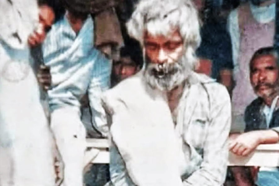 A Photograph of mathematician Vashishtha Narayan Singh after he was found in Bihar village.