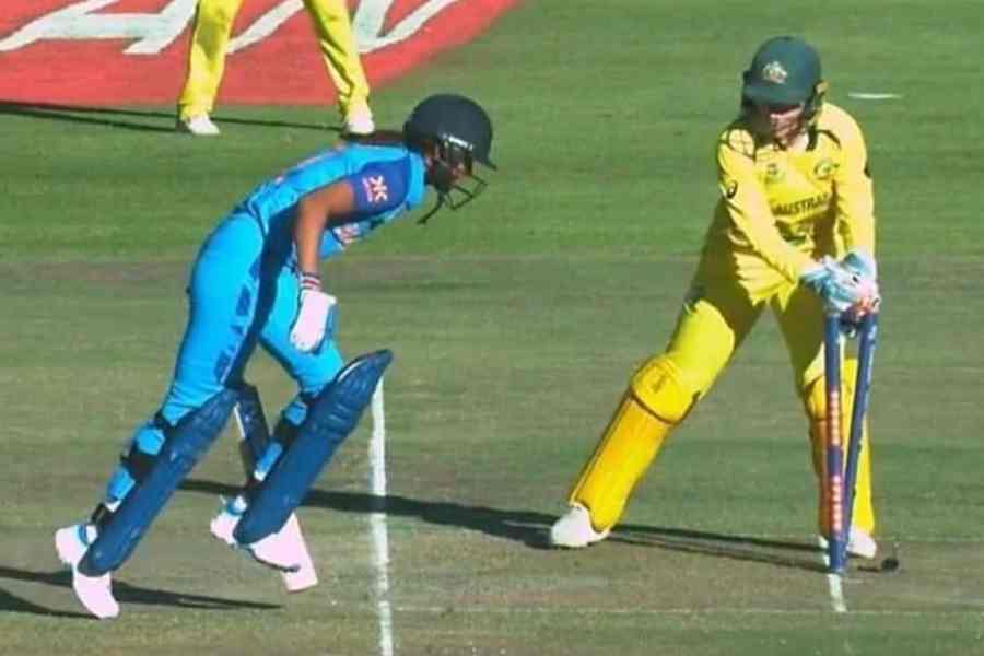 Picture of Harmanpreet Kaur\'s run out