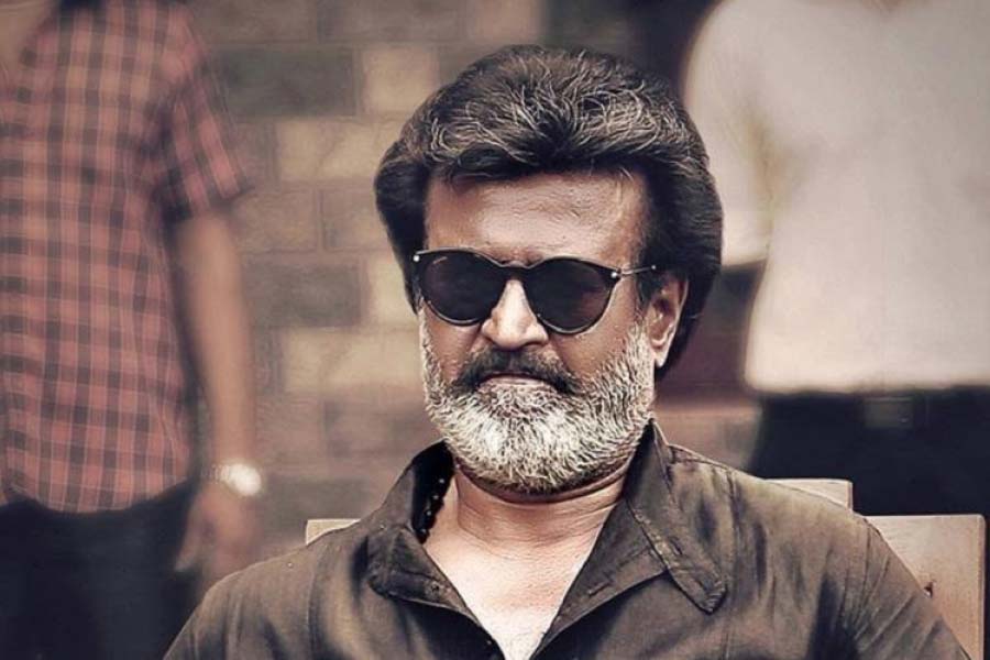 আসন্ন ছবি ‘জেলার’-এ কাজ করতে দেখা যাবে রজনীকান্তকে। জি নিউজ সূত্রে খবর, এই ছবির জন্য ১৫০ কোটি টাকা পারিশ্রমিক চেয়েছেন অভিনেতা। রজনীকান্তের পাশাপাশি অ্যাকশন ড্রামা ঘরানার এই ছবিতে কন্নড় অভিনেতা শিব রাজকুমারকেও অভিনয় করতে দেখা যাবে।