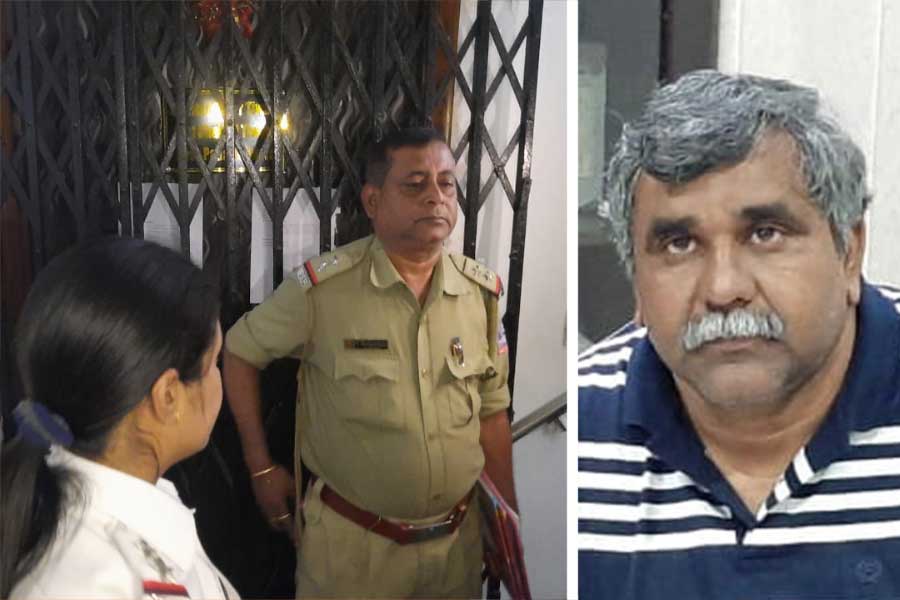 Asansol police again went to Jitendra Tiwari\\\'s place to question