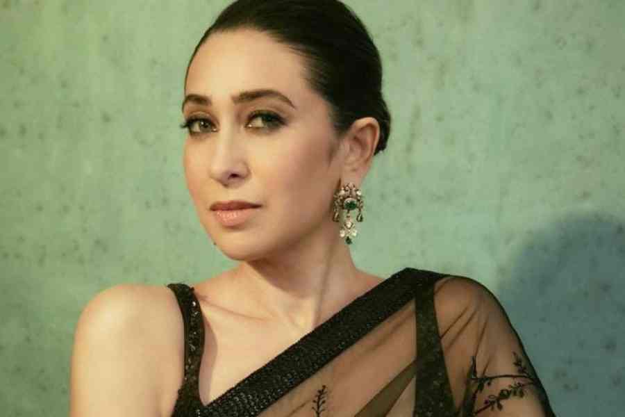 Karisma Kapoor reveals that she is out of her comfort zone when learned how to roll cigarettes