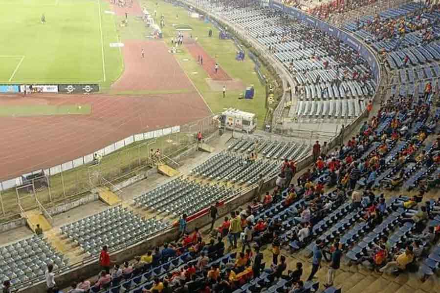 ম্যাচ শুরুর আগে ইস্টবেঙ্গল গ্যালারি।