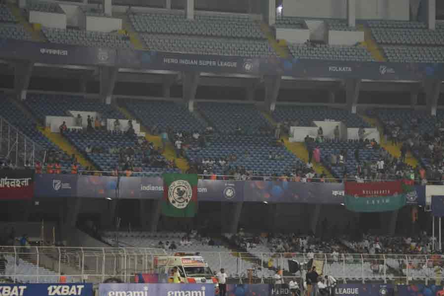 ফাঁকা মোহনবাগান গ্যালারি।