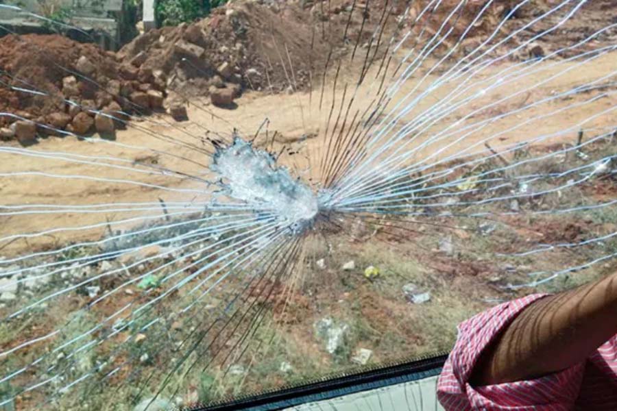 Stone pelted at Vande Bharat Express in Bengaluru 