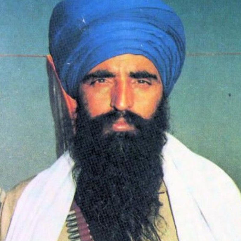 খলিস্তানি নেতা ভিন্দ্রানওয়ালের বিরুদ্ধেও সরকারের নাকের ডগায় বসে সমান্তরাল প্রশাসন চালানোর অভিযোগ উঠেছিল। গোঁড়া এবং রক্ষণশীল শিখনেতা হিসাবে পরিচিত ভিন্দ্রানওয়ালে সে সময় গোটা পঞ্জাবের ‘ত্রাস’ হয়ে উঠেছিলেন।